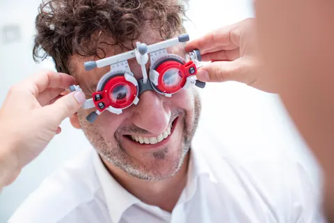 Sehtest mit der Messbrille